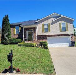 120 West Dr, Clarksville, TN 37040