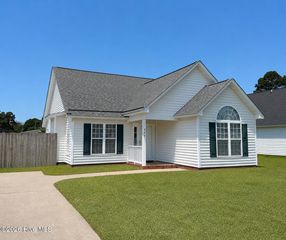 327 Johnson Lane, Winterville, NC 28590