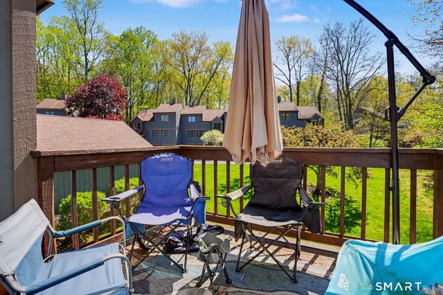 135 Heatherwood Drive 135, Brookfield, CT 06804