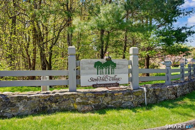 135 Heatherwood Drive 135, Brookfield, CT 06804