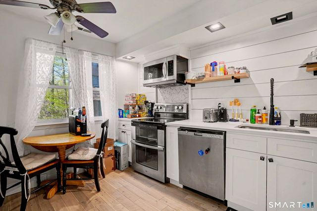 135 Heatherwood Drive 135, Brookfield, CT 06804