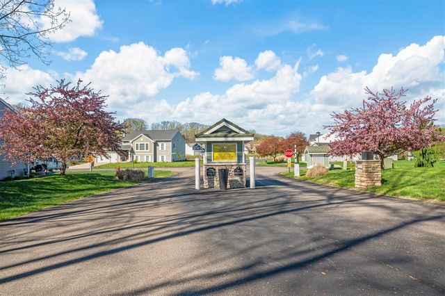 540 N Cygnet Lake Drive, Benton Harbor, MI 49022
