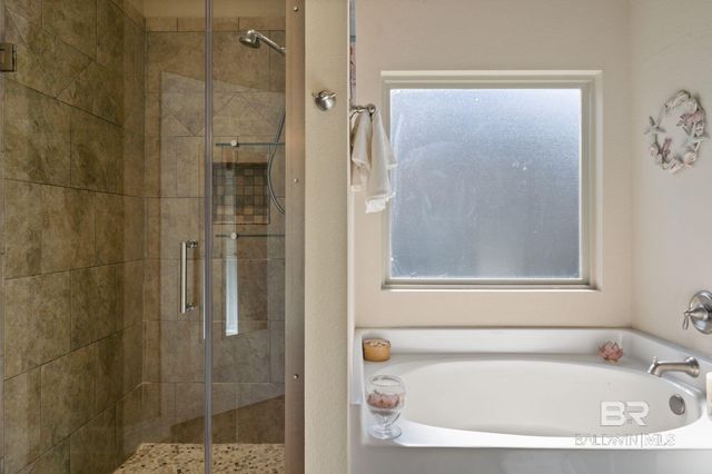 6037 Andhurst Drive, Gulf Shores, AL 36532