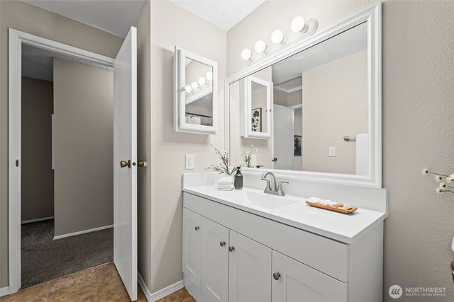 296 298 North Shore Boulevard, Fox Island, WA 98333