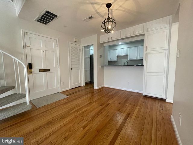 622 S COLUMBUS ST, Alexandria, VA 22314