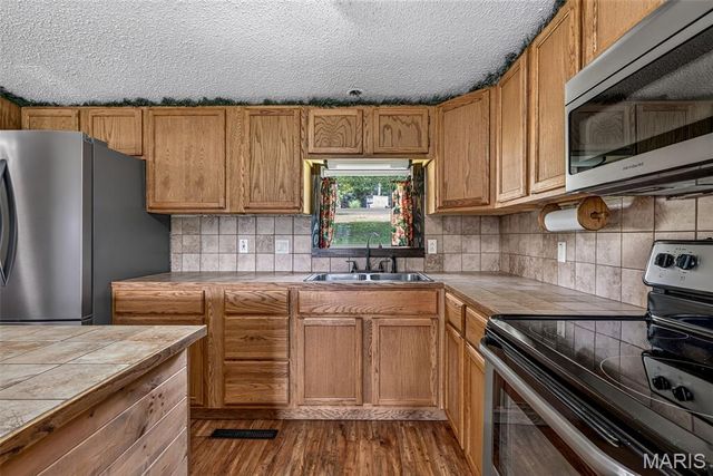 3440 Raby Road, Farmington, MO 63640