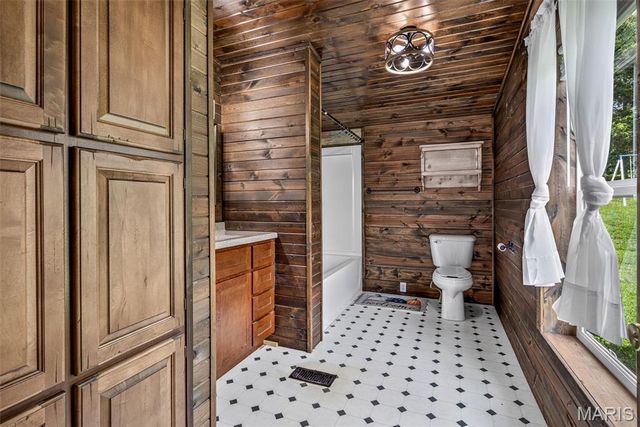 3440 Raby Road, Farmington, MO 63640