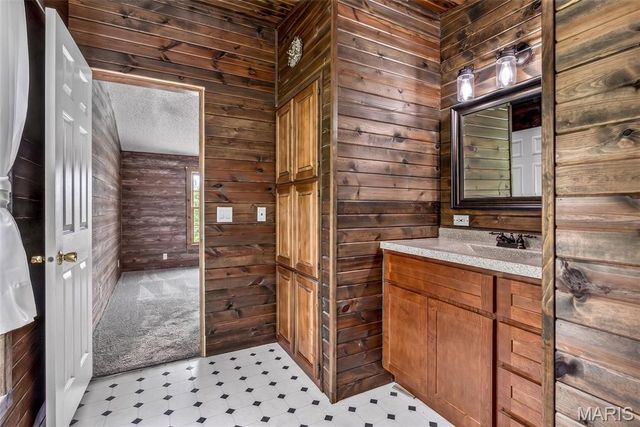 3440 Raby Road, Farmington, MO 63640