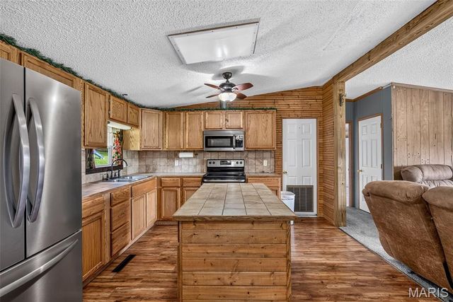 3440 Raby Road, Farmington, MO 63640