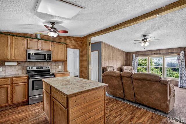 3440 Raby Road, Farmington, MO 63640