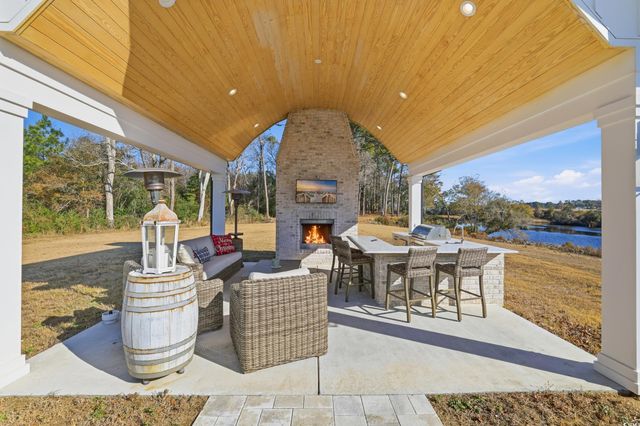 280 Bay Ridge Dr., North Myrtle Beach, SC 29582