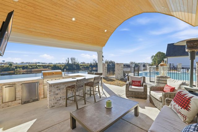 280 Bay Ridge Dr., North Myrtle Beach, SC 29582