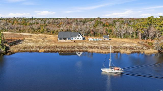 280 Bay Ridge Dr., North Myrtle Beach, SC 29582