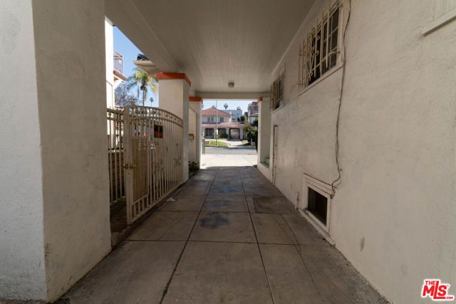 523 S Wilton Place, Los Angeles, CA 90020