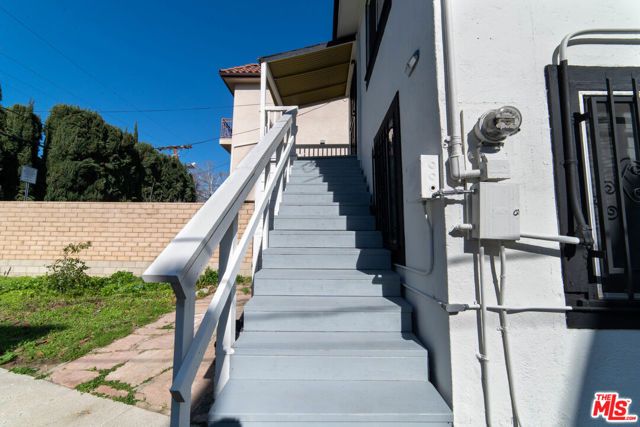 523 S Wilton Place, Los Angeles, CA 90020