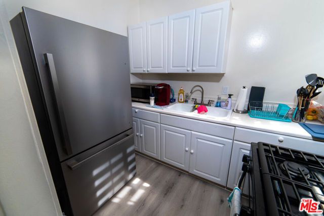 523 S Wilton Place, Los Angeles, CA 90020