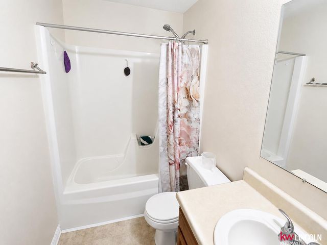 417 NW 20th Street, Lincoln, NE 68528