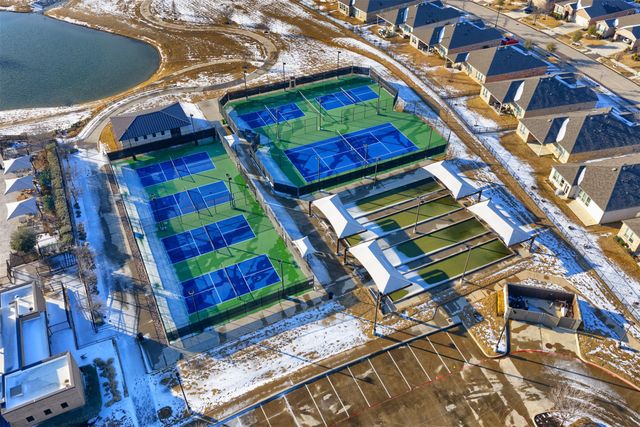 944 Memorial Drive, Little Elm, TX 76227