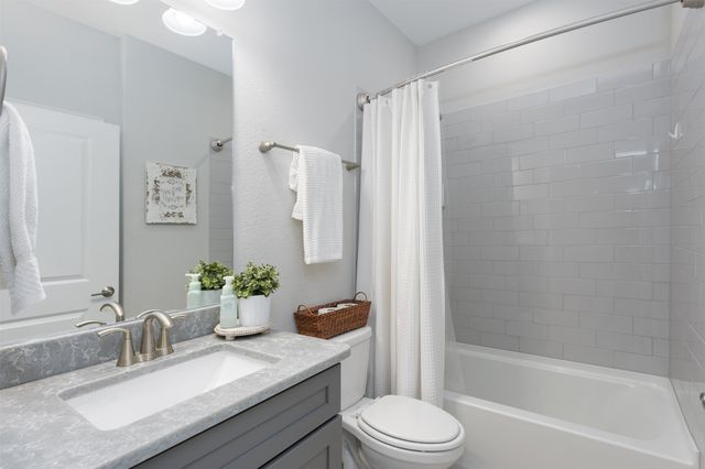 944 Memorial Drive, Little Elm, TX 76227