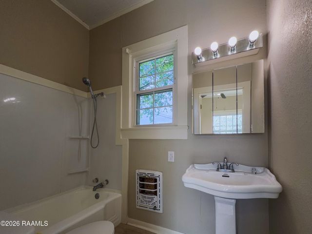 928 N Avenue H, Crowley, LA 70526