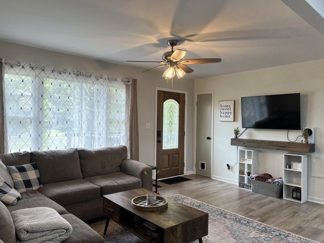 1408 Cumberland Heights Rd, Clarksville, TN 37040