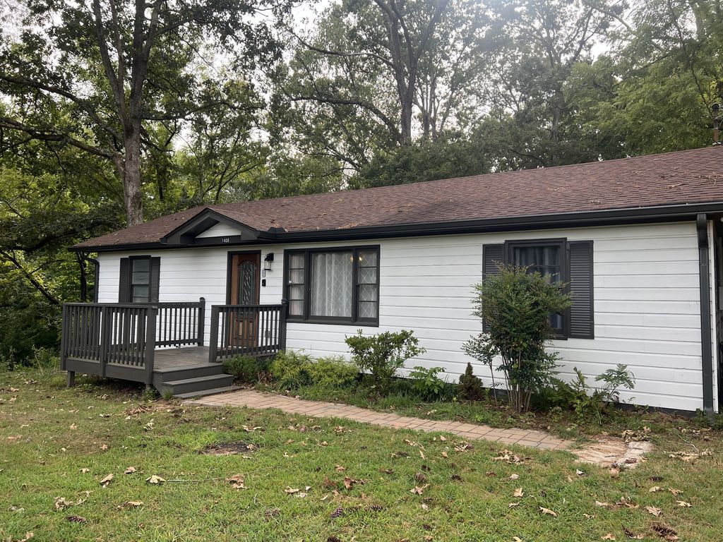1408 Cumberland Heights Rd, Clarksville, TN 37040