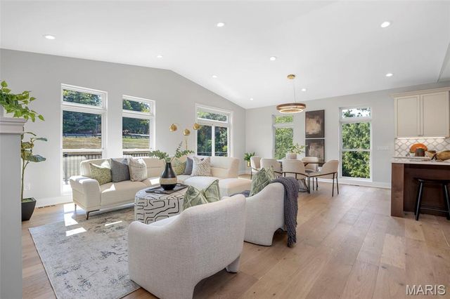 1556 Wildhorse Parkway Drive, Chesterfield, MO 63005