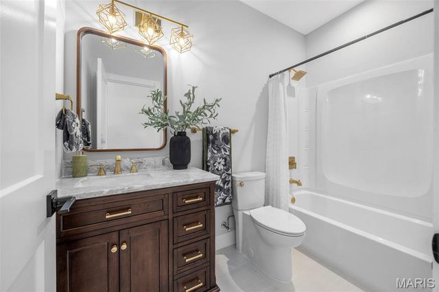 1556 Wildhorse Parkway Drive, Chesterfield, MO 63005