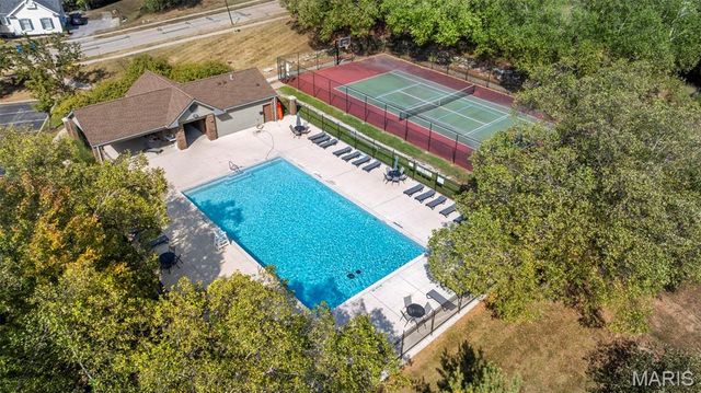 1556 Wildhorse Parkway Drive, Chesterfield, MO 63005