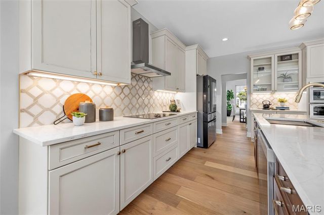 1556 Wildhorse Parkway Drive, Chesterfield, MO 63005