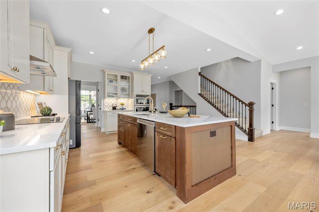 1556 Wildhorse Parkway Drive, Chesterfield, MO 63005