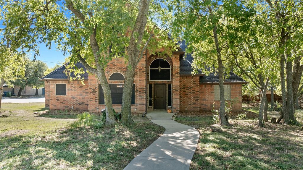 334 Lakecrest Drive, Lakewood Village, TX 75068