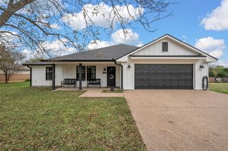 208 Ferguson Drive, Woodway, TX 76712