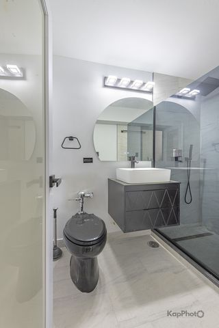 7337 S South Shore Drive 902, Chicago, IL 60649