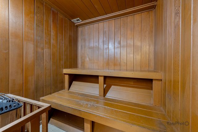 7337 S South Shore Drive 902, Chicago, IL 60649