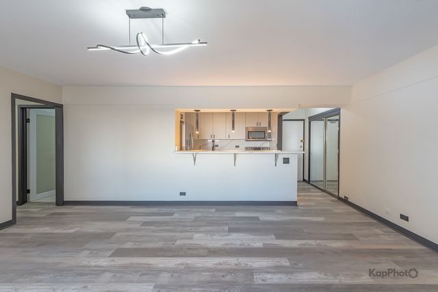 7337 S South Shore Drive 902, Chicago, IL 60649