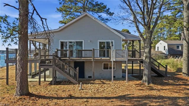 520 Spivey LN, Seaford, VA 23696