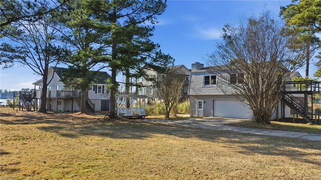 520 Spivey LN, Seaford, VA 23696