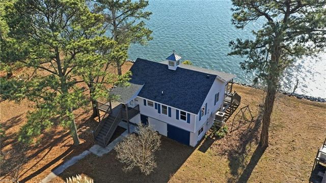 520 Spivey LN, Seaford, VA 23696