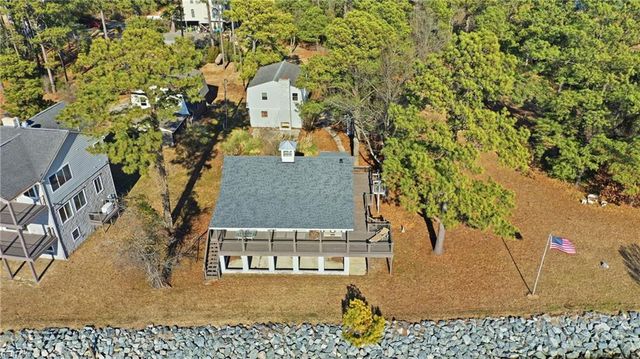 520 Spivey LN, Seaford, VA 23696