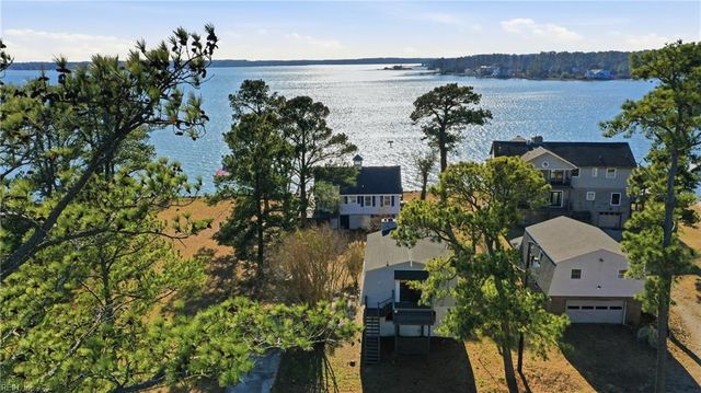 520 Spivey LN, Seaford, VA 23696