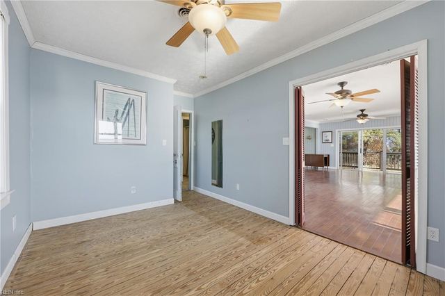 520 Spivey LN, Seaford, VA 23696