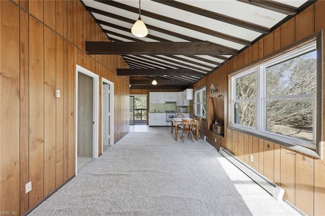 520 Spivey LN, Seaford, VA 23696