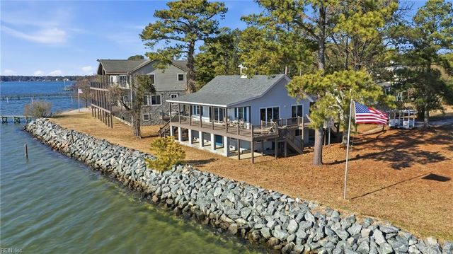 520 Spivey LN, Seaford, VA 23696