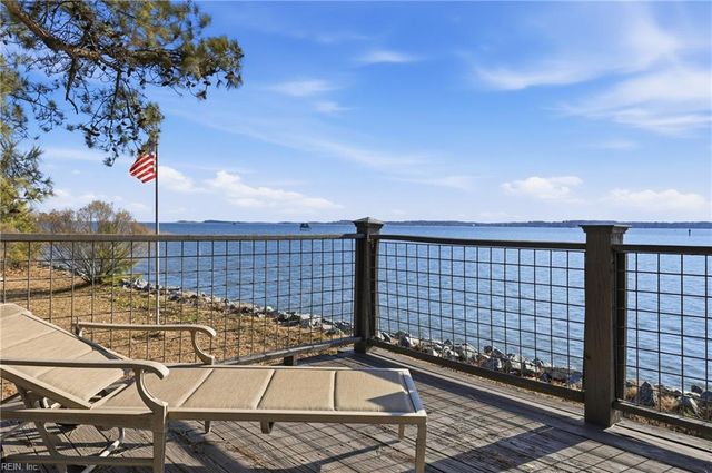 520 Spivey LN, Seaford, VA 23696