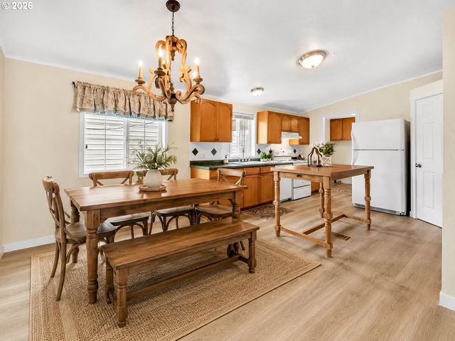 650 TERRITORIAL St, Harrisburg, OR 97446