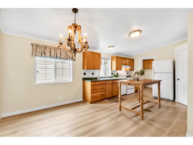 650 TERRITORIAL St, Harrisburg, OR 97446