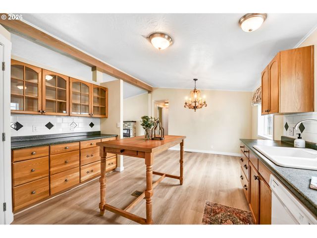 650 TERRITORIAL St, Harrisburg, OR 97446