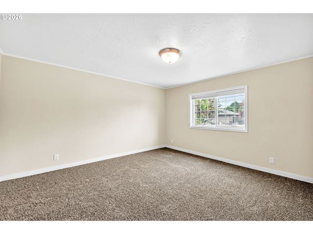 650 TERRITORIAL St, Harrisburg, OR 97446