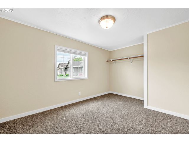 650 TERRITORIAL St, Harrisburg, OR 97446